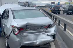  В результаті Hyundai отримав серйозні пошкодження 