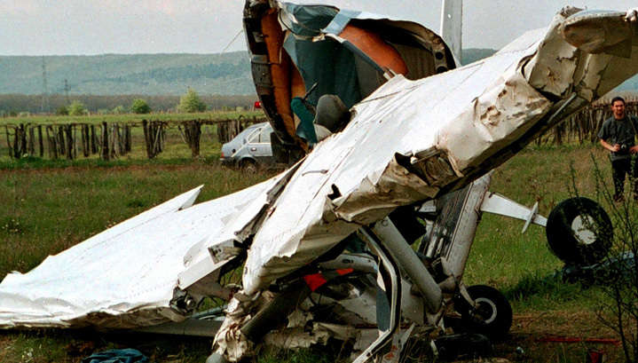 У США легкомоторний літак впав на житловий будинок