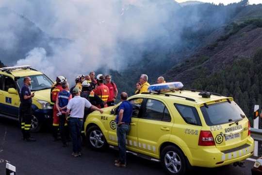 Через пожежі на Канарах евакуювали майже 2 тисячі осіб