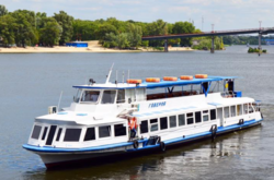 Київський річковий порт запускає рейс вихідного дня на Оболонь