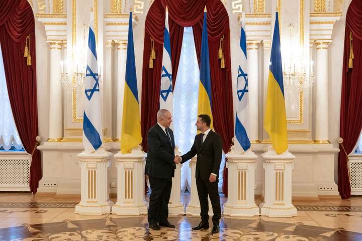 Зеленский договорился с Нетаньяху решить проблему массовых отказов украинцам на въезд в Израиль