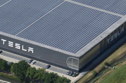 Tesla начала сдавать в аренду солнечные батареи