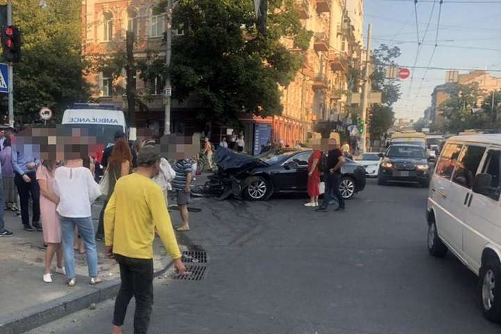 Кількість постраждалих внаслідок ДТП у центрі Києва зросла до шести