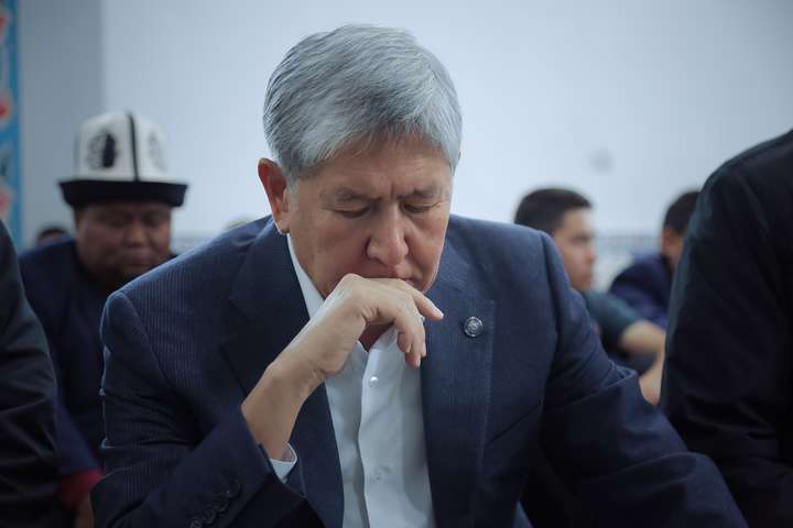 Колишнього президента Киргизстану залишили під вартою