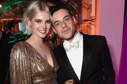 «Хватают за ягодицы»: Рами Малек пожаловался на домогательства фанаток