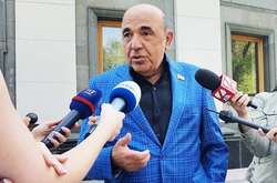 Рабинович считает,  что Зеленский идет путем Порошенко