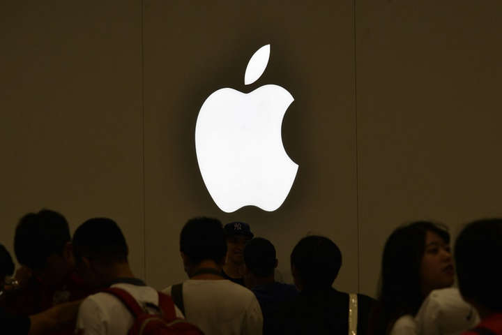 Президент США знову закликав Apple піти з Китаю