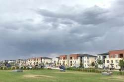 В США в небо одновременно поднялись десятки надувных матрасов