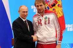 Їх звичаї. Олімпійського чемпіона допустили на довибори в Держдуму не дивлячись на приховування документів