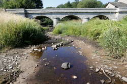 Через посуху у Франції ввели обмеження на споживання води