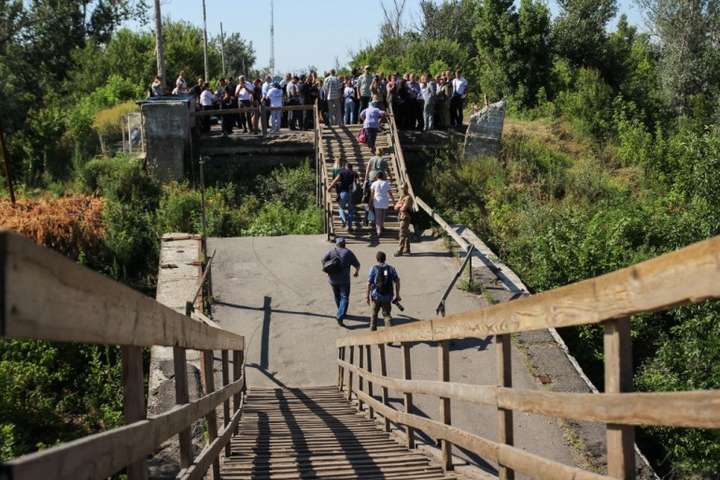Україна готова вже завтра розпочати ремонт мосту в Станиці Луганській