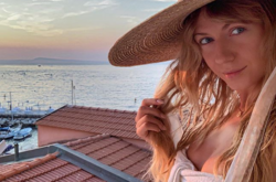  Леся Никитюк 
 instagram.com/lesia_nikituk 