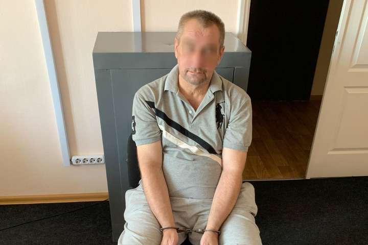 У Києві поліція вдруге затримала чоловіка, який створив дитячу порностудію (відео)