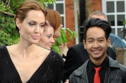 Анджелина Джоли с сыном