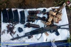 В прифронтовой школе на Донбассе найден тайник с оружием