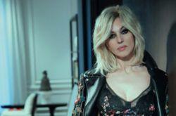 Роковая красотка Моника Беллуччи продемонстрировала эволюцию своих образов (видео)