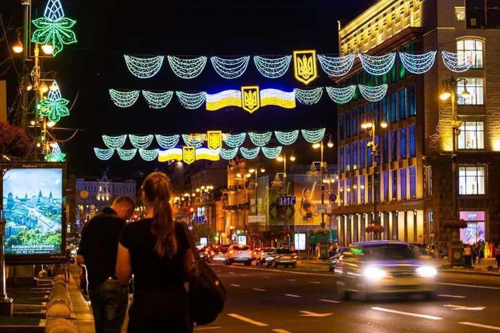 У центрі Києва засвітиться святкова ілюмінація (фото)