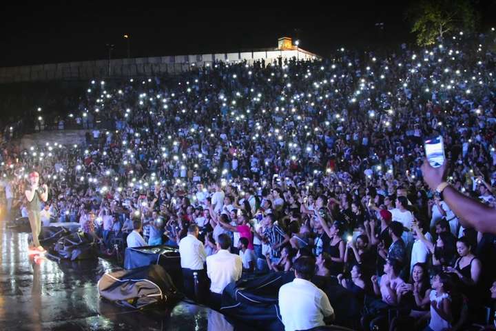 На рэп-концерте в Алжире пятеро человек погибли из-за давки