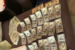 Під час обшуків виявлено та вилучено бланки, печатки, штампи, грошові кошти