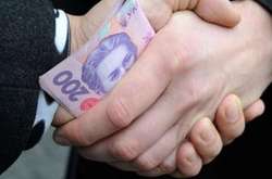 У Миколаєві чиновника міськради викрили на привласненні коштів 