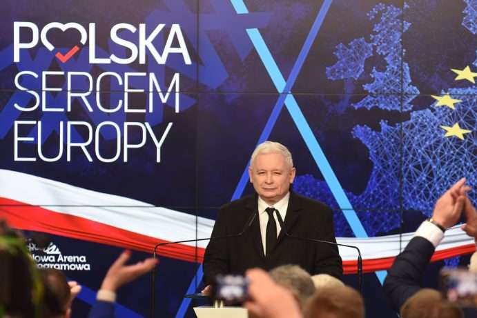 Правляча партія Польщі втрачає позиції – опитування