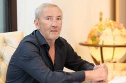 Черновецький через суд просить не випускати Луценка з України