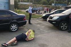 Двох наркодилерів затримали у Києві під час передачі двох кілограмів амфетаміну 