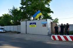 Біля Маріуполя гвардійці застосували зброю для зупинки авто