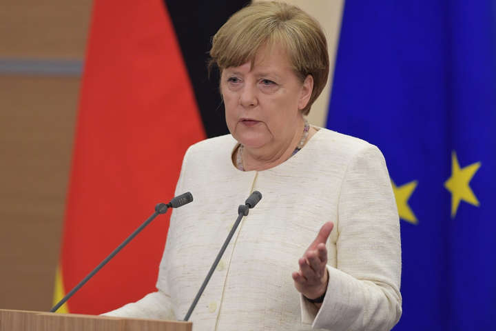 Меркель анонсувала проведення саміту Нормандської четвірки у Парижі