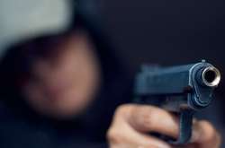 Водій автомобіля кілька разів вистрілив з травматичного зброї