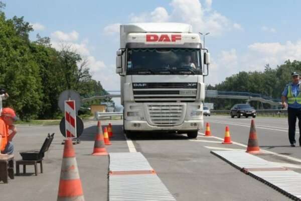 У жовтні навколо Києва встановлять перші пункти зважування вантажівок