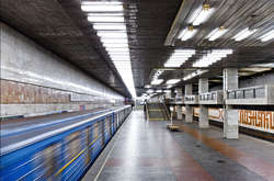 На зеленій лінії київського метро сталася аварія