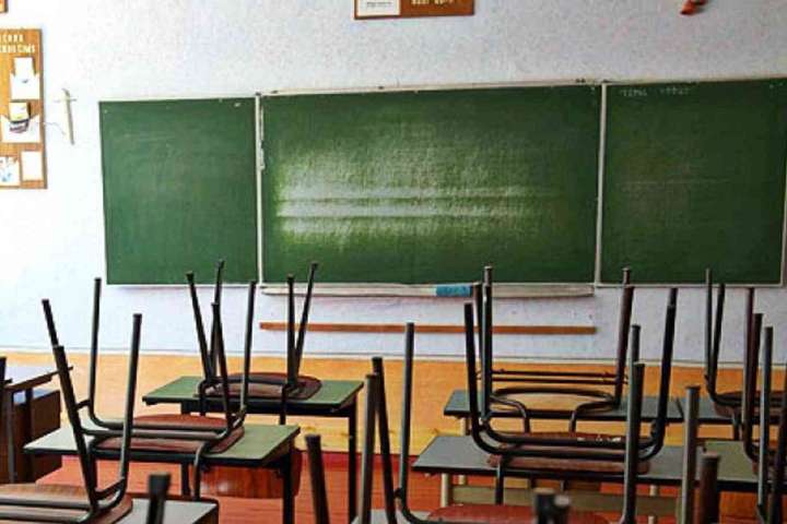 Из-за боевых действий на Донбассе закрыли 10 школ