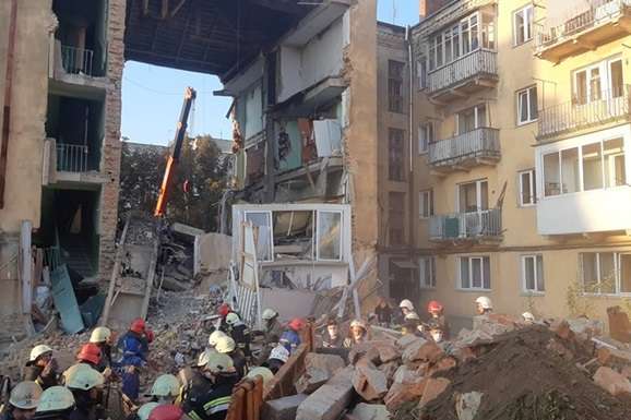 Рятувальники стверджують, що будинок в Дрогобичі обвалився не через вибух газу 