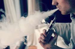 В Киеве у мужчины взорвалась электронная сигарета