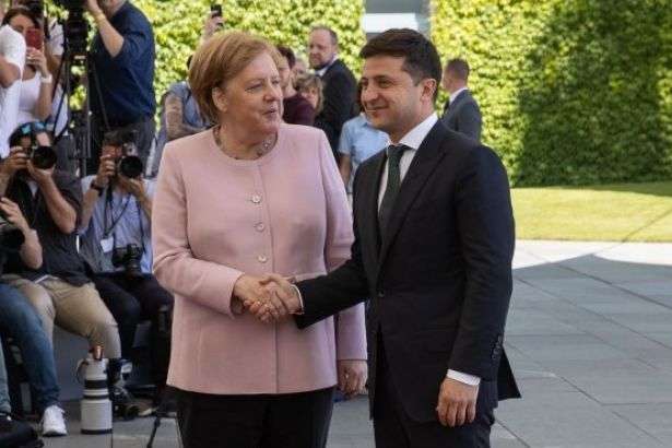 Зеленський вчетверте поговорив із Меркель