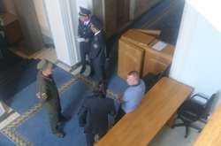 Вхід в кулуари для журналістів заборонений