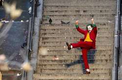 Безумие Хоакина Феникса в финальном трейлере «Джокера» (видео)