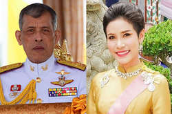 Новой женой и фавориткой короля Таиланда стала летчица: редкие фото