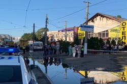 Після пожежі в готелі «Токіо Стар» відбуваються слідчі дії