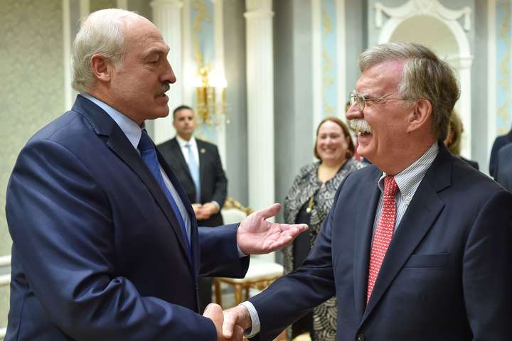 Лукашенко і Болтон обговорили участь США у врегулюванні конфлікту на Донбасі