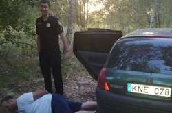 Злочинців затримано у лісосмузі під Києвом