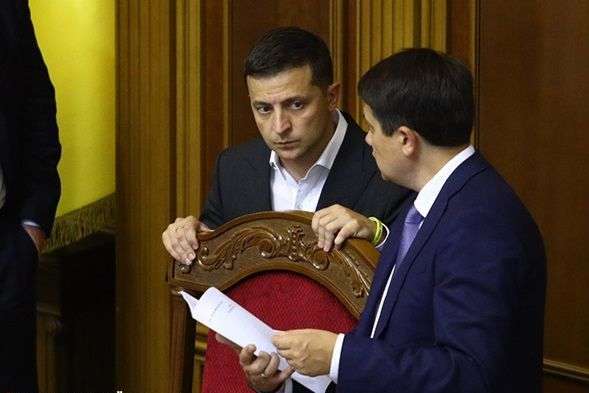 Зеленський хоче, щоб у депутатів за кнопкодавство та прогули забирали мандати