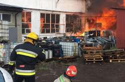 Пожежу на складах хімпідприємства під Львовом ліквідували