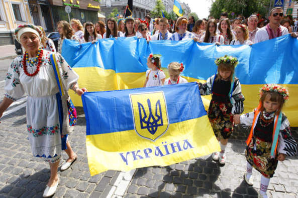 Українці за кордоном закликали Зеленського зустрітися з громадою у Варшаві