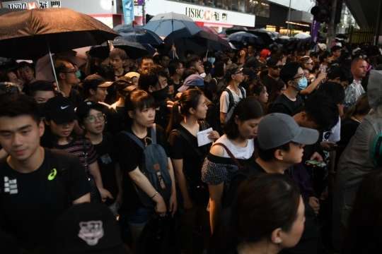 У Гонконзі продовжили заборону на протести у метро