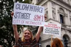 У Британії відбуваються протести проти рішення Джонсона призупинити роботу парламенту