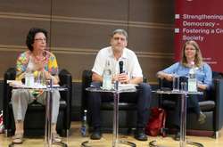 Учасники конференції «Дезінформаційні війни в Центральній і Східній Європі»