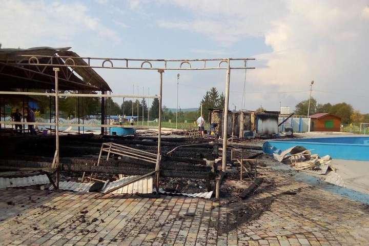 У дитячому таборі на Прикарпатті сталася пожежа: загинув підліток