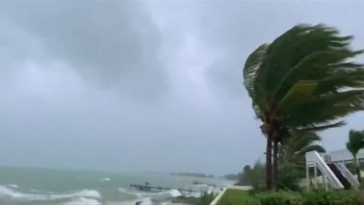 Потужний ураган «Доріан» досяг Багамських островів: відео